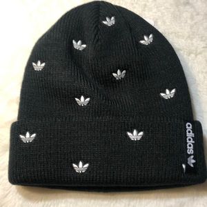 NWT Women’s Adidas Embroidered Beanie